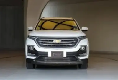 Dubai'de Chevrolet Captiva Beyaz kiralık