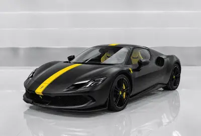 Dubai'de Siyah Ferrari 296 GTS Kirala
