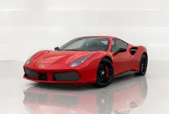 Dubai'de Kırmızı Ferrari 488 Spider Kirala