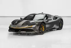 Dubai'da Gri Ferrari SF 90 Kirala