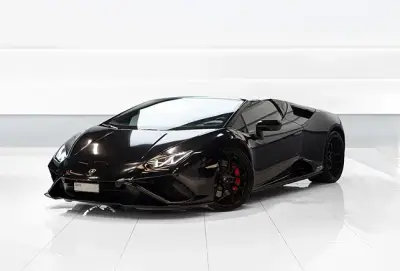 Dubai'da Siyah Lamborghini Evo Spyder kiralayın