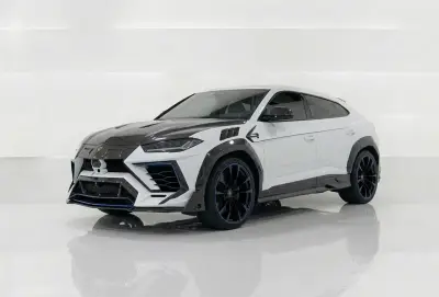 Dubai'de Beyaz Lamborghini Urus Mansory Kirala