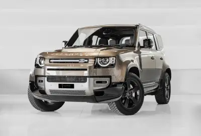 Dubai'da kahverengi Land Rover Defender kiralayın
