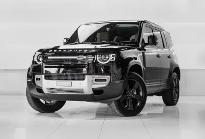 Dubai'de Land Rover Defender Siyah kiralık