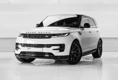 Dubai'de Beyaz Range Rover Sport Kiralayın