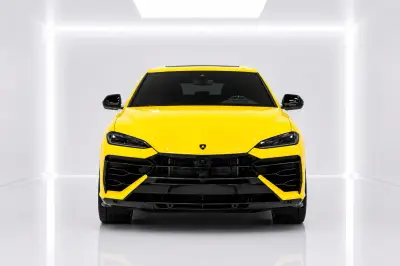 Dubai'da 2025 model Sarı Lamborghini Urus kiralık