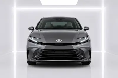 Kiralık Toyota Camry GLE Gri 2026 Dubai'de