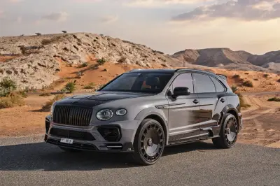 Dubai'de Siyah Bentley Bentayga Mansory Kirala