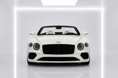 Dubai'de Beyaz Bentley Continental GTC kiralayın