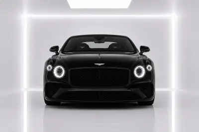 Dubai'de Siyah Bentley GT Continental Kirala
