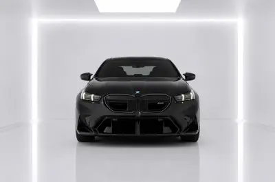 Dubai'de Kiralık BMW G90 M5 Siyah