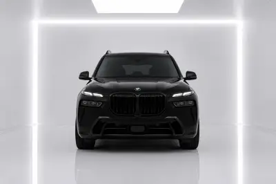 Dubai'de Kiralık BMW X7 Siyah