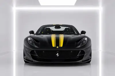 Dubai'de Ferrari 812 GTS Spyder Novitec Grey Kiralayın