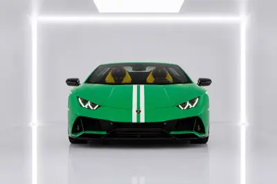 Dubai'de Yeşil Lamborghini Huracan Evo Spider kiralık