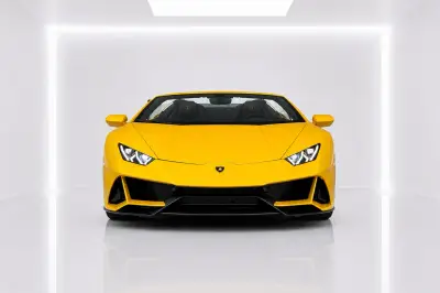 Dubai'de Sarı Lamborghini Huracan Evo Spyder Kiralayın