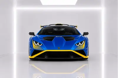 Dubai'de Mavi Lamborghini Huracan STO Kirala