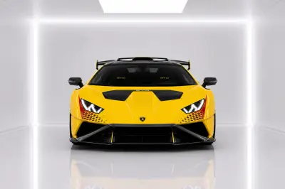 Dubai'de Sarı Lamborghini Huracan STO Kirala