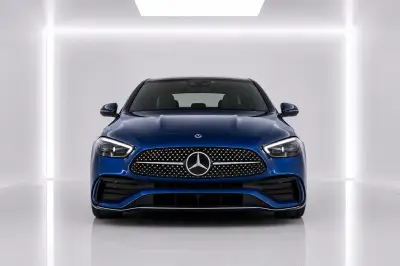 Dubai'de Kiralık Mercedes-Benz C 200 Mavi
