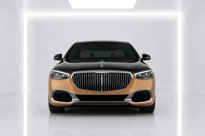 Dubai'de 2025 model Altın Mercedes-Benz Maybach S680 Edition kiralayın