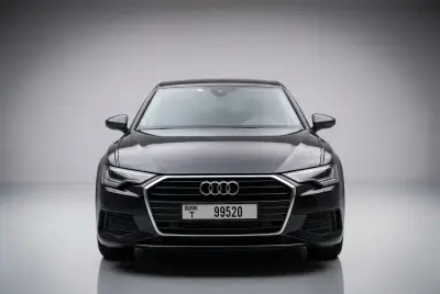 Dubai'de 2021 Model Siyah Audi A6 Kiralık