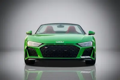 Dubai'de 2022 model Audi R8 V10 Spyder Kirala Yeşil