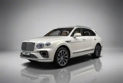 Dubai'de Beyaz Bentley Bentayga 2022 Kirala