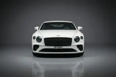 Dubai'de Beyaz Bentley Continental GT 2019 Kirala