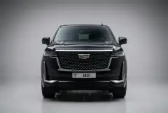 Alquile un Cadillac Escalade Negro 2022 en Dubái