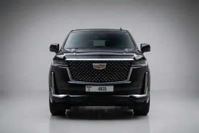 Dubai'de 2022 model Siyah Cadillac Escalade kiralık