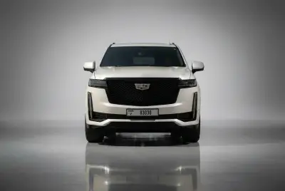 Dubai'de 2023 model Beyaz Cadillac Escalade kiralayın