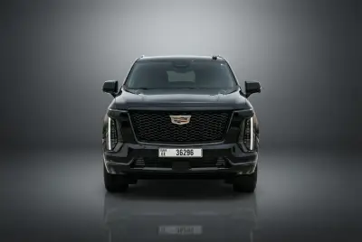 Dubai'de 2025 model Siyah Cadillac Escalade kiralayın