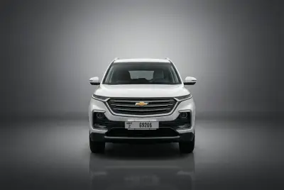 Dubai'de 2023 model Beyaz Chevrolet Captiva kiralayın
