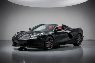 Dubai'de 2023 model Siyah Chevrolet Corvette kiralık