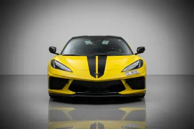 Dubai'de 2025 model Sarı Chevrolet Corvette kiralık