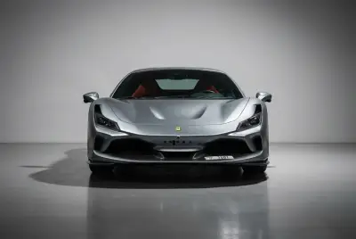 Dubai'de 2022 Model Gri Ferrari F8 Tributo Kirala