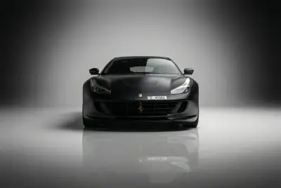 Dubai'de 2024 Siyah Ferrari GTC4 Lusso Kirala