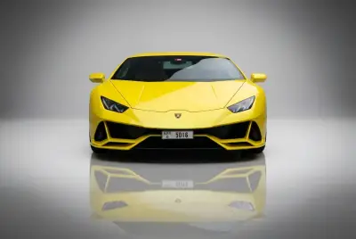 2020 model Lamborghini Huracan EVO Coupe Sarı'yı Dubai'de kiralayın
