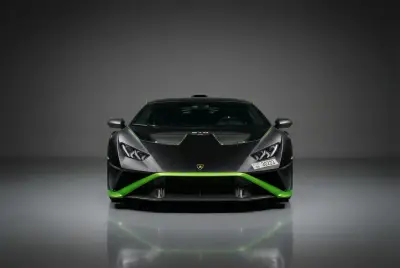 2022 Model Siyah Lamborghini Huracan STO Dubai'de Kiralık