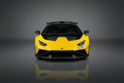 Dubai'de 2024 Sarı Lamborghini Huracan STO Kirala