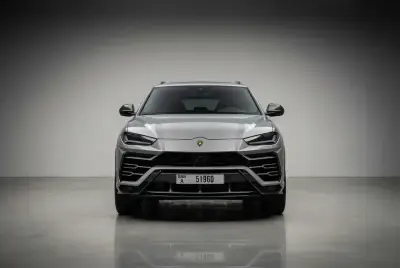 Dubai'da 2020 model Gri Lamborghini Urus kiralayın