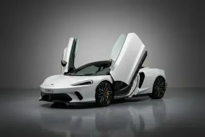 Dubai'de 2025 model Beyaz McLaren GT kiralık