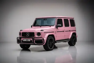 Dubai'de 2021 Model Pembe Mercedes-Benz G500 Kiralık