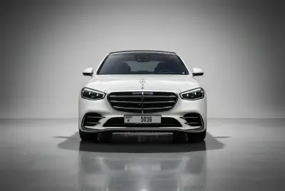 Dubai'da 2021 model Beyaz Mercedes-Benz S500 kiralık