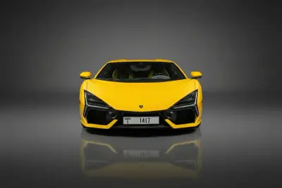 Dubai'de 2024 model Lamborghini Revuelto Sarı kiralık