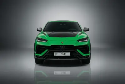 Dubai'de 2026 model Performante Yeşil Lamborghini Urus kiralayın