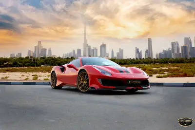 Dubai'de Ferrari Pista 488 Kiralayın