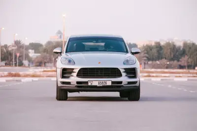 Porsche Macan Turbo Kiralayın Dubai'de