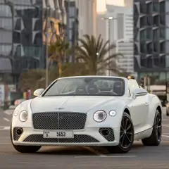 تأجير بنتلي GTC الأبيض في دبي