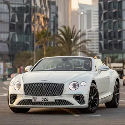 Dubai'de Beyaz Bentley GTC Kirala