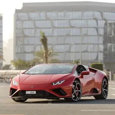 Dubai'de Kırmızı Lamborghini Huracan EVO kiralayın